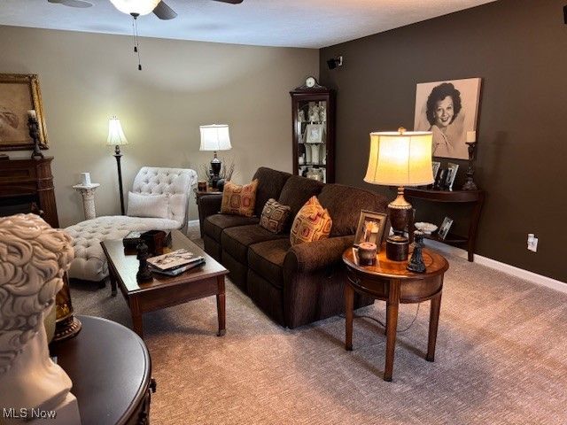 318 Lakewick Lane, Willowick, OH 44095