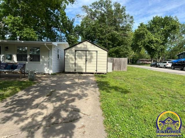 1328 E 16th ST, Lawrence, KS 66044