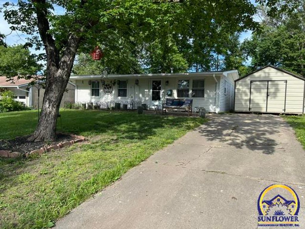 1328 E 16th ST, Lawrence, KS 66044