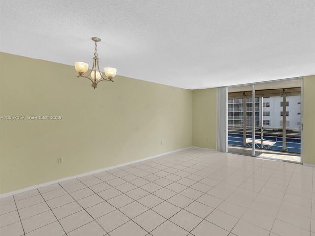 3600 NE 170th St 211, North Miami Beach, FL 33160