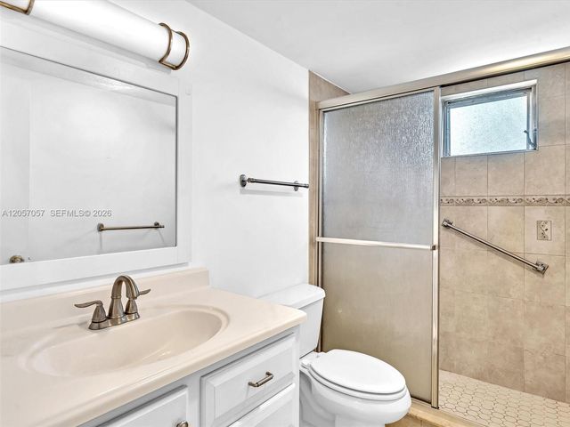 3600 NE 170th St 211, North Miami Beach, FL 33160