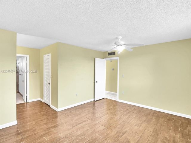 3600 NE 170th St 211, North Miami Beach, FL 33160