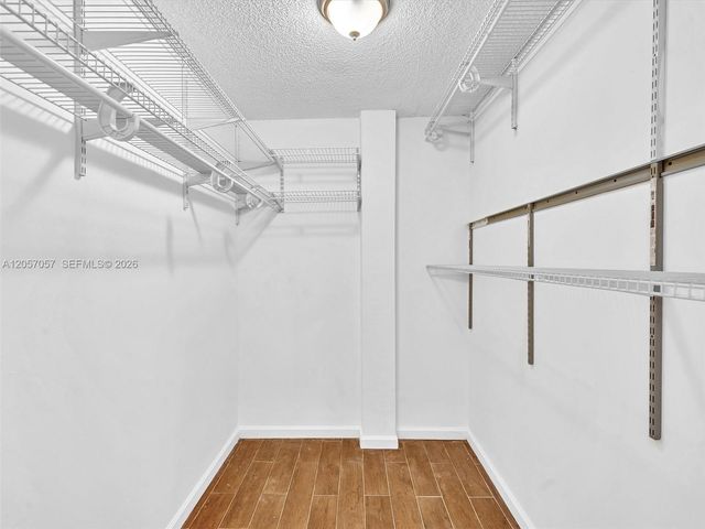 3600 NE 170th St 211, North Miami Beach, FL 33160