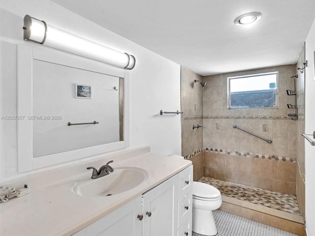 3600 NE 170th St 211, North Miami Beach, FL 33160