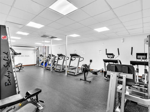 3600 NE 170th St 211, North Miami Beach, FL 33160