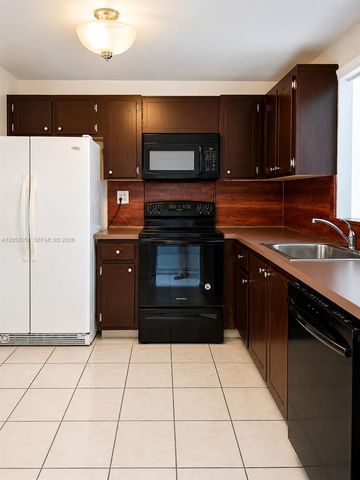 3600 NE 170th St 211, North Miami Beach, FL 33160