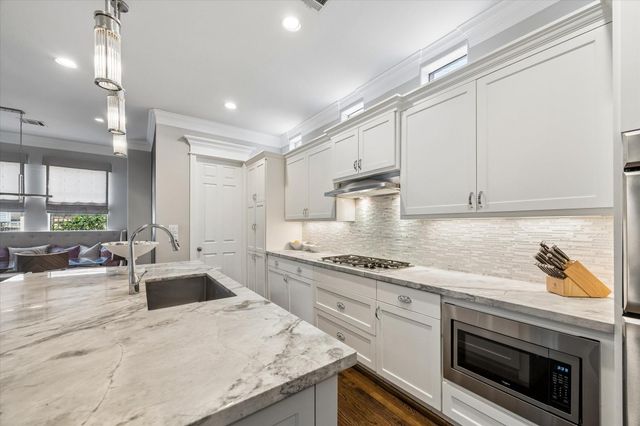938 Columbia Street, Houston, TX 77008