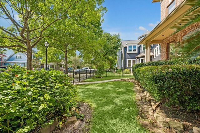 938 Columbia Street, Houston, TX 77008
