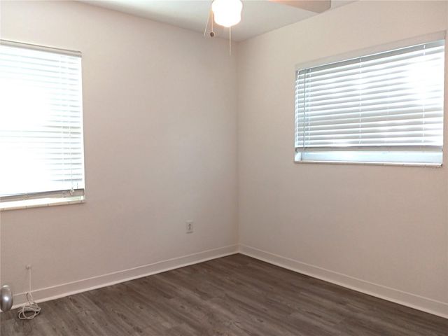 4942 OXFORD AVENUE N, St Petersburg, FL 33710