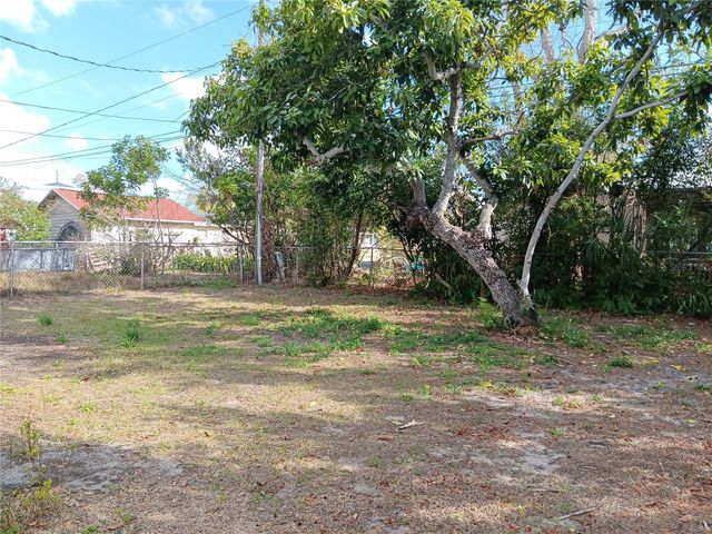 4942 OXFORD AVENUE N, St Petersburg, FL 33710