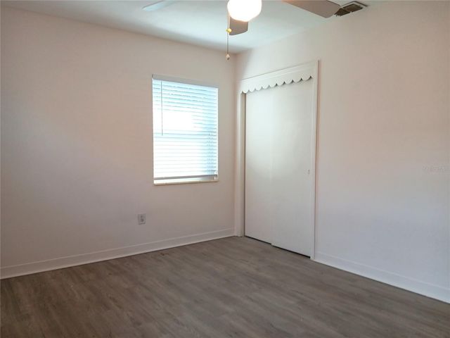 4942 OXFORD AVENUE N, St Petersburg, FL 33710