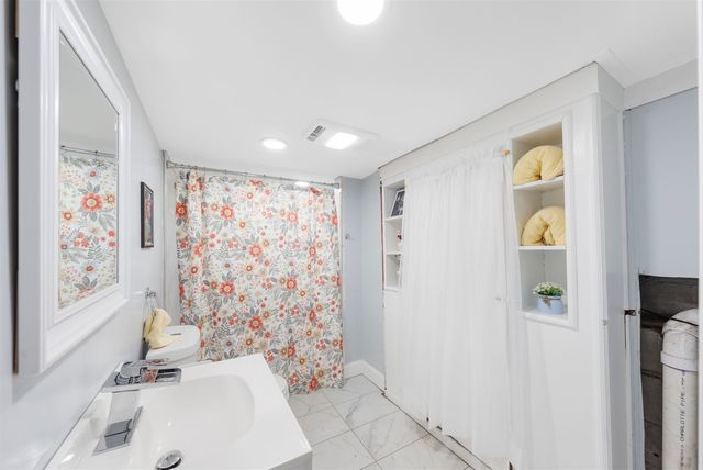 61-63 KEER AVE, Newark, NJ 07112