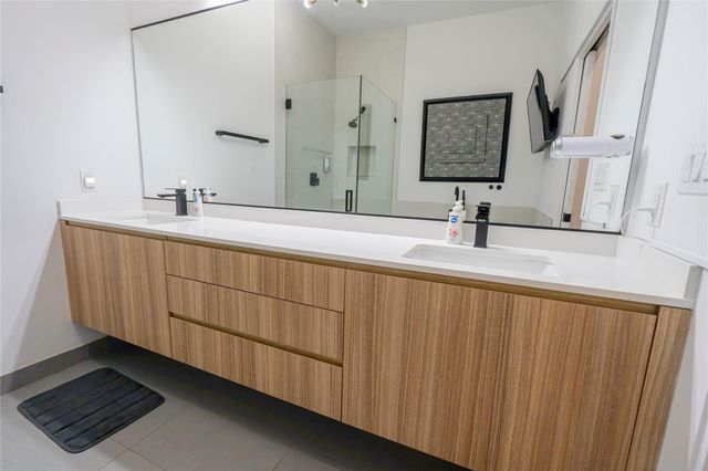 709 Memorial Heights Drive, Houston, TX 77007