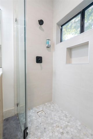 709 Memorial Heights Drive, Houston, TX 77007