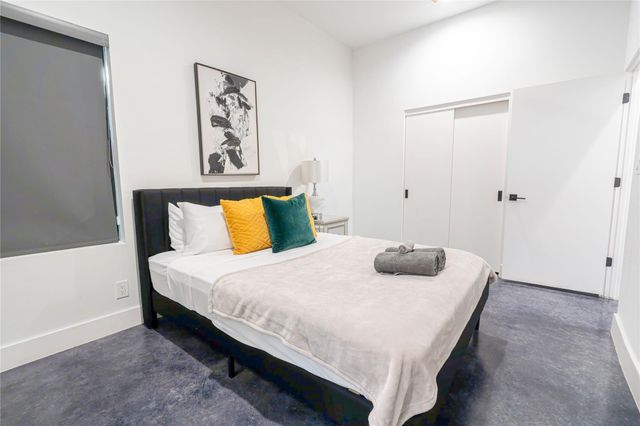 709 Memorial Heights Drive, Houston, TX 77007