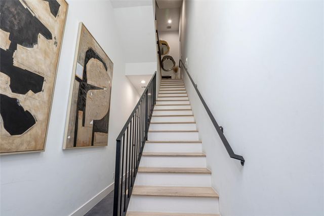 709 Memorial Heights Drive, Houston, TX 77007