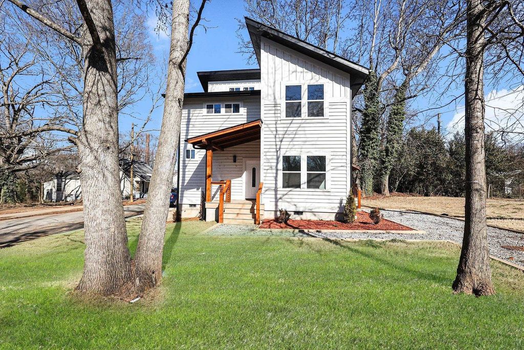 5 McGee Street, Belton, SC 29627