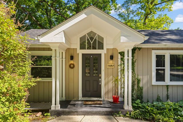 21W363 Walnut Road, Glen Ellyn, IL 60137