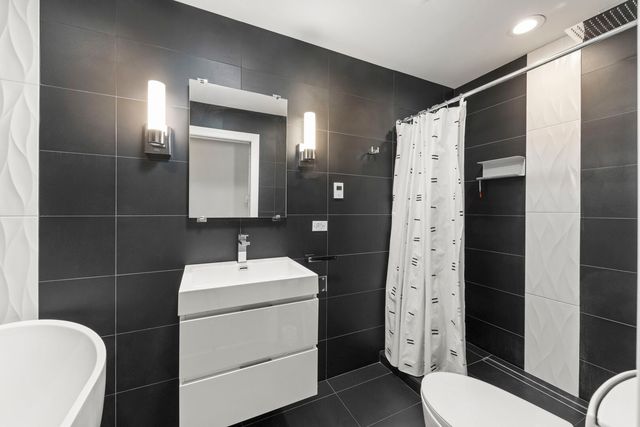 21W363 Walnut Road, Glen Ellyn, IL 60137