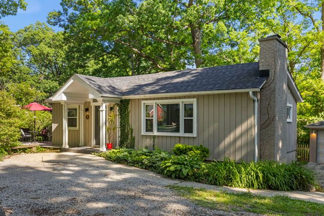 21W363 Walnut Road, Glen Ellyn, IL 60137
