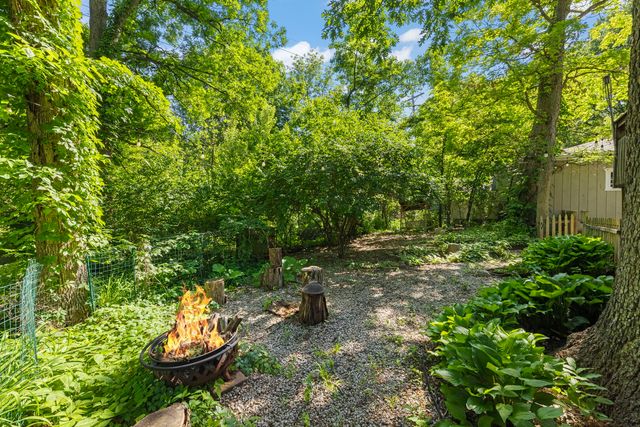 21W363 Walnut Road, Glen Ellyn, IL 60137