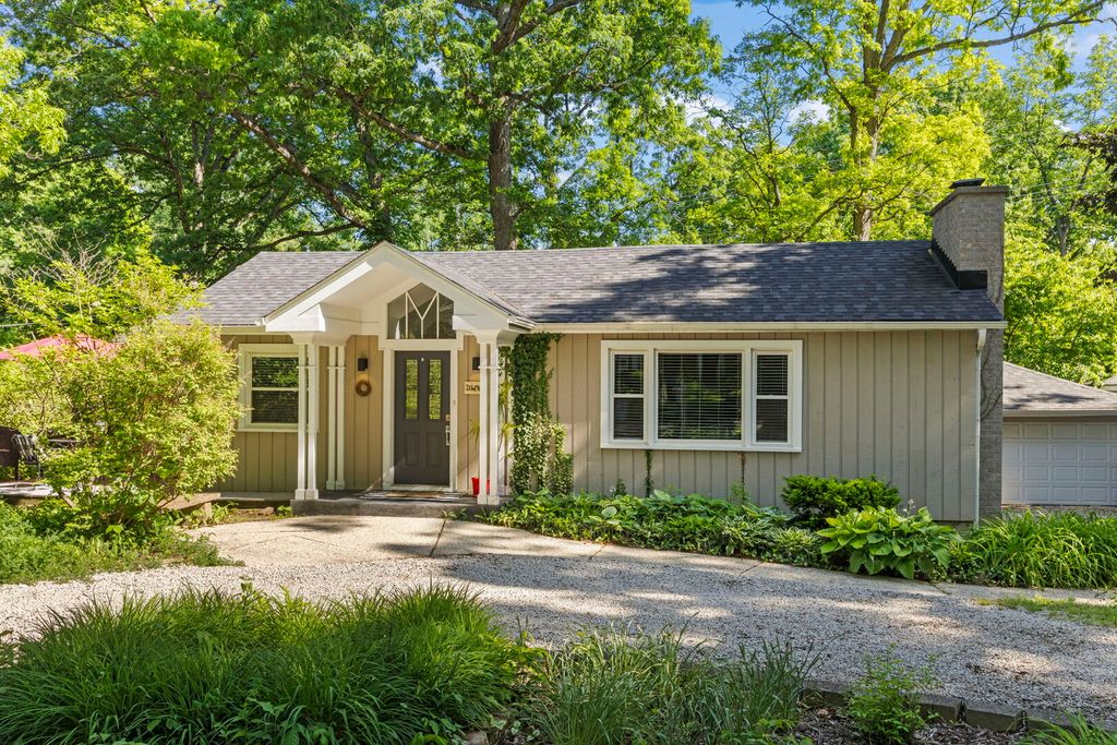 21W363 Walnut Road, Glen Ellyn, IL 60137