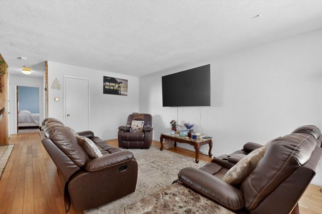 123 Charleston Street SE, Albuquerque, NM 87108