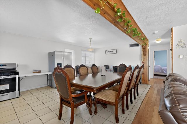 123 Charleston Street SE, Albuquerque, NM 87108