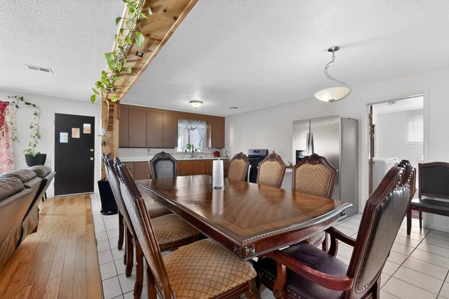 123 Charleston Street SE, Albuquerque, NM 87108