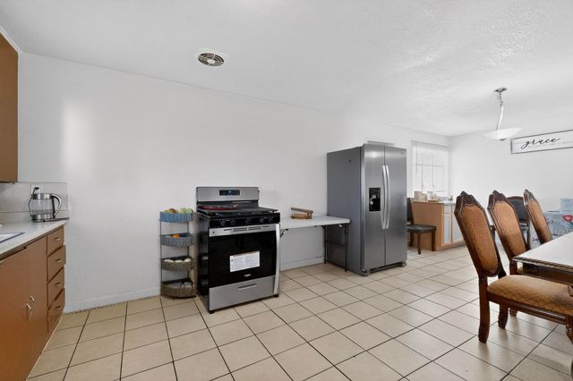 123 Charleston Street SE, Albuquerque, NM 87108