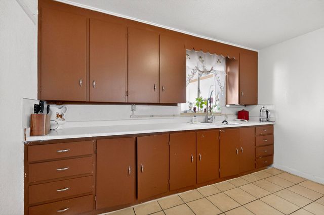 123 Charleston Street SE, Albuquerque, NM 87108