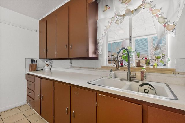 123 Charleston Street SE, Albuquerque, NM 87108