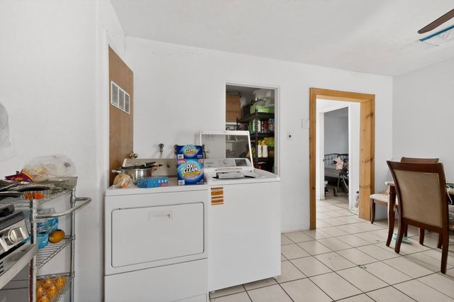 123 Charleston Street SE, Albuquerque, NM 87108