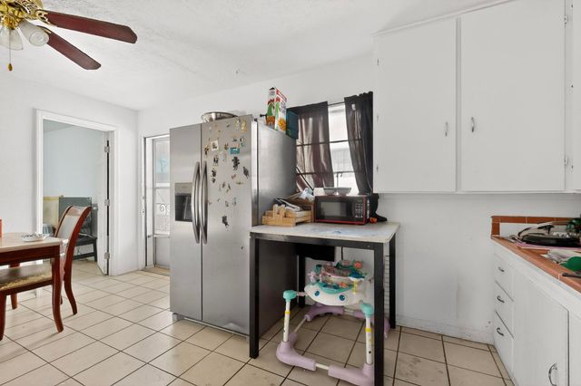 123 Charleston Street SE, Albuquerque, NM 87108