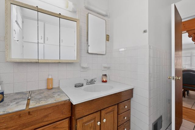 123 Charleston Street SE, Albuquerque, NM 87108