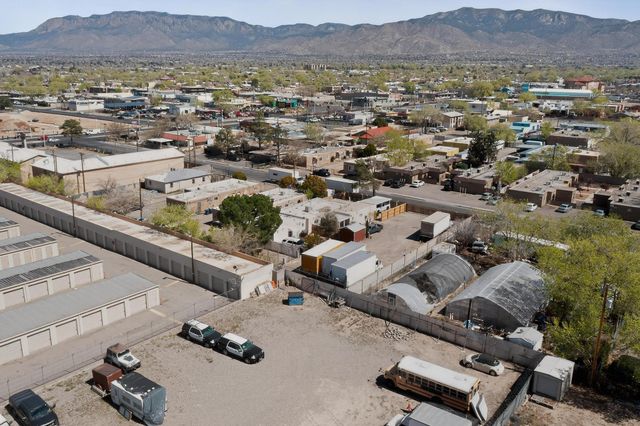 123 Charleston Street SE, Albuquerque, NM 87108