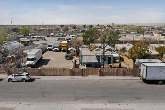 123 Charleston Street SE, Albuquerque, NM 87108