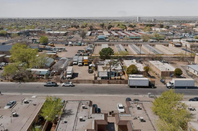 123 Charleston Street SE, Albuquerque, NM 87108