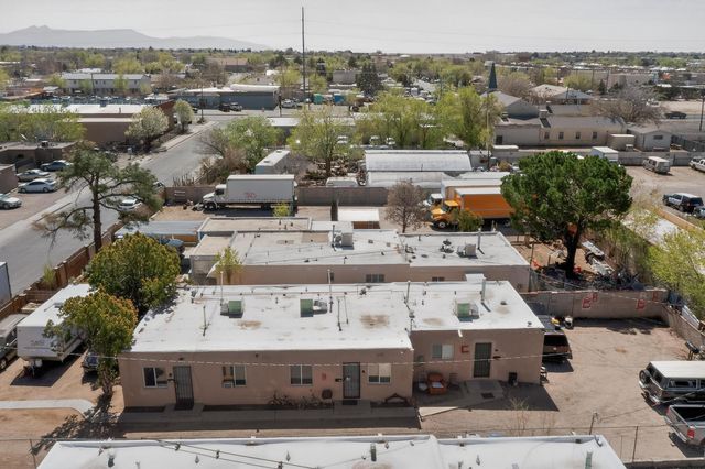 123 Charleston Street SE, Albuquerque, NM 87108