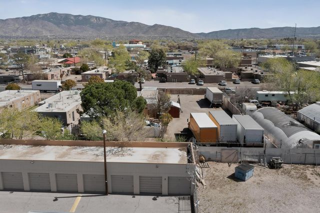 123 Charleston Street SE, Albuquerque, NM 87108