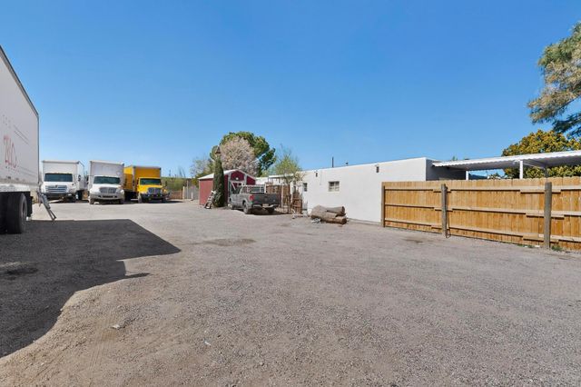 123 Charleston Street SE, Albuquerque, NM 87108