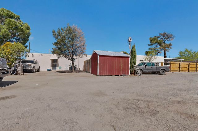 123 Charleston Street SE, Albuquerque, NM 87108