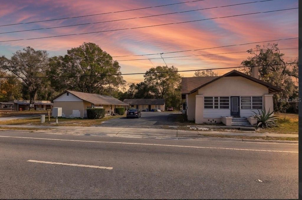 1757 N WOODLAND BOULEVARD, Deland, FL 32720