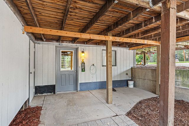 762 Mahoney Rd, Colville, WA 99114