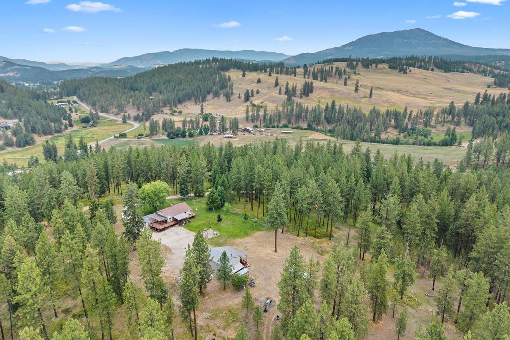 762 Mahoney Rd, Colville, WA 99114