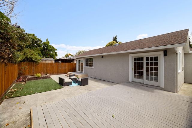 16085 Via Pinale, San Lorenzo, CA 94580