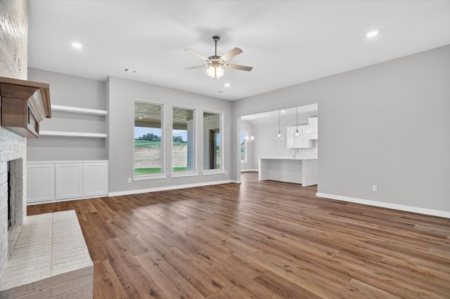 504 Clifton Court, Springtown, TX 76082