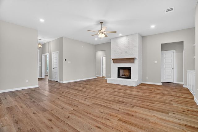 504 Clifton Court, Springtown, TX 76082