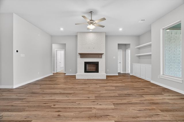 504 Clifton Court, Springtown, TX 76082