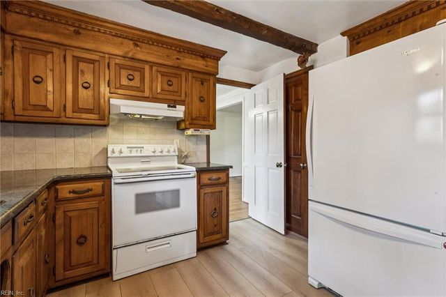 416 Woodberry DR, Chesapeake, VA 23322